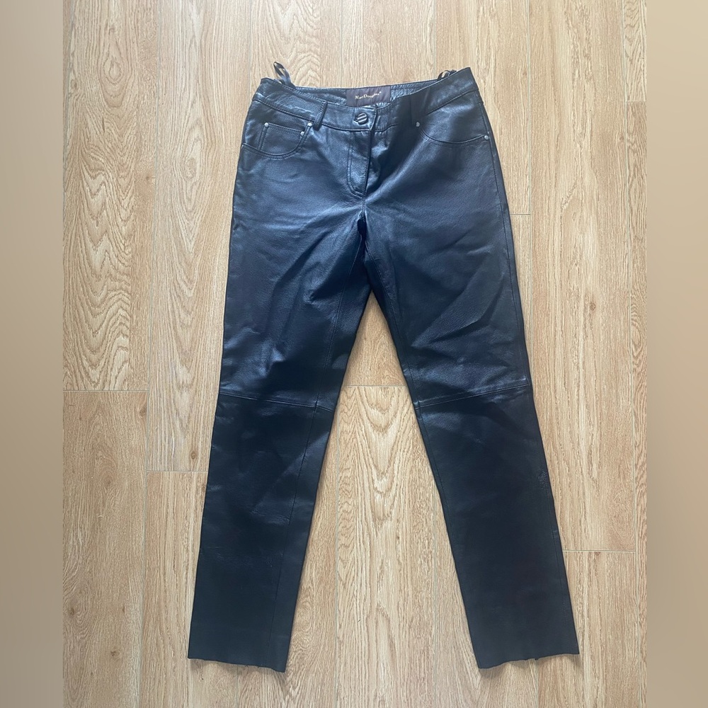 Womens black genuine leather Mac Douglas pants size M